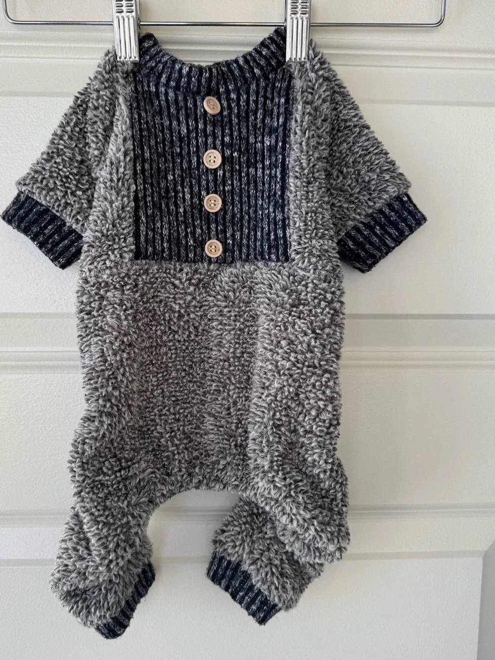 Like New! Dog Fuzzy Pajamas. “Fitwarm” Grey Pet Onesie for Thermal Warmth. Med.